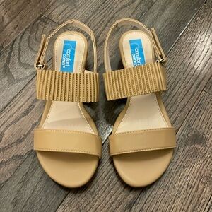 Women’s Comfort Care Sandals - size 7.5